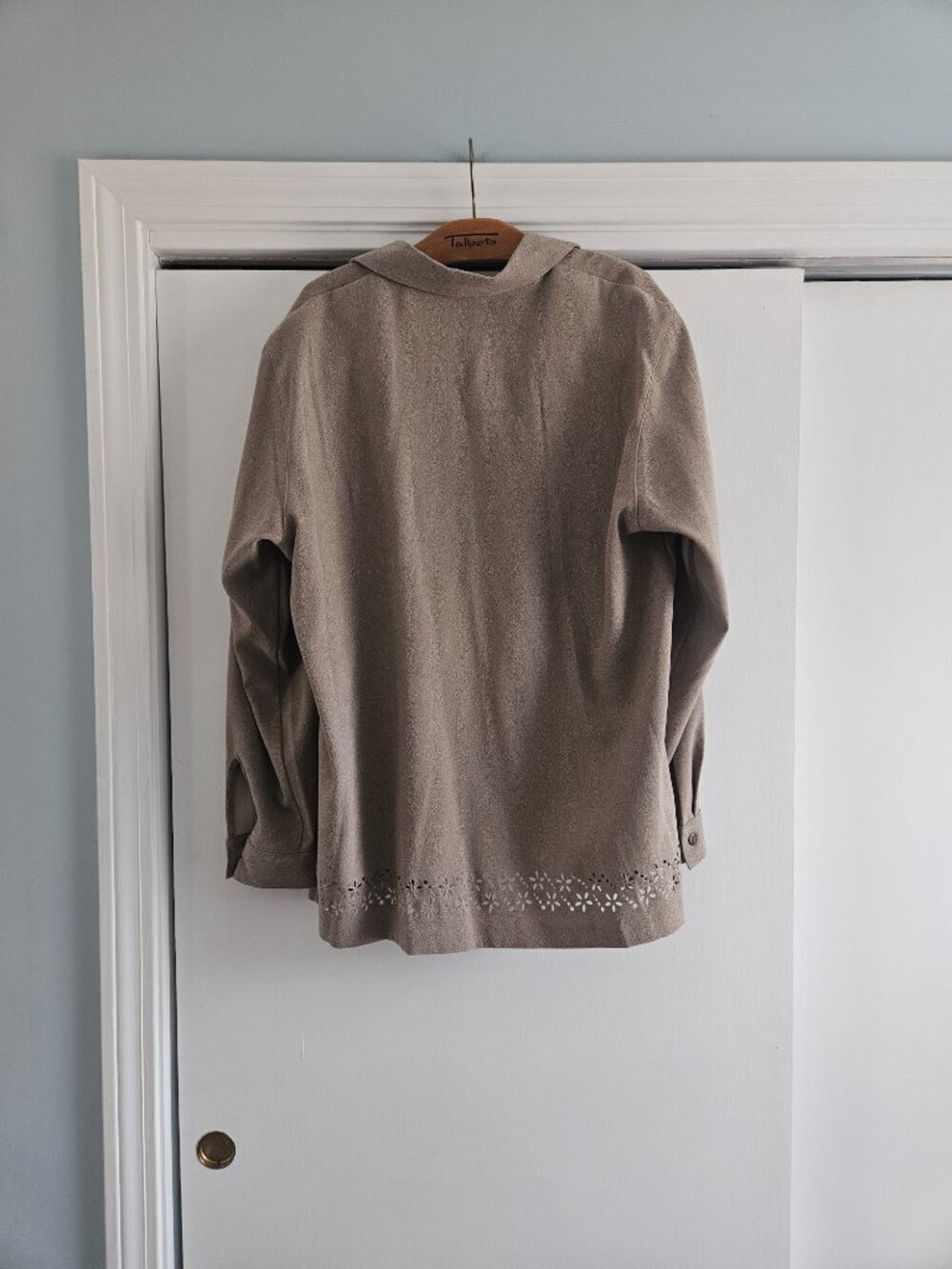 Alfred Dunner Brown Laser-Cut Faux Suede 16 Blouse - Picture 4 of 8